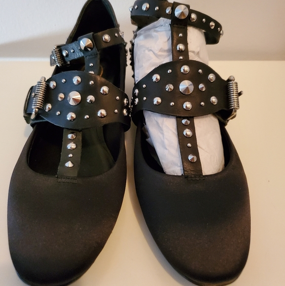 Ash - Picture 6 of 10